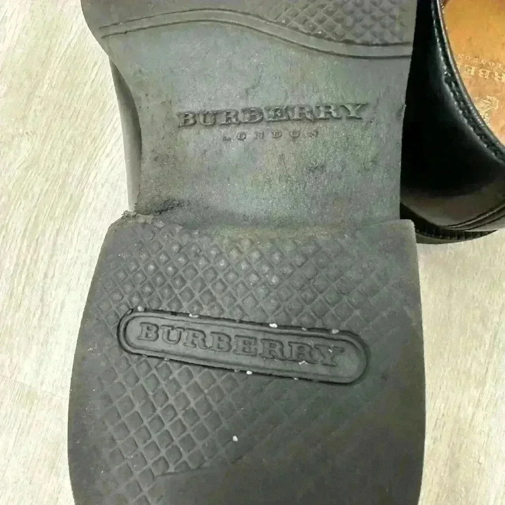 Vintage Burberry Oxford dress shoes for men size 6.5